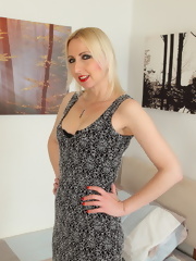 Naughty British housewife Tracey Lain loves to play alone
